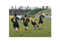 Amateure geben 2-Tore-Vorsprung noch aus der Hand