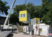 TV-Studio schwebt aufs Dach