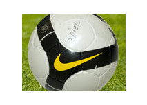 Die ultimative Ball-Stafette vom alten zum neuen Tivoli