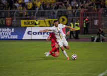 Freitagabend-Flutlichtspiel in Düsseldorf