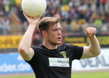 Kreuzbandriss bei Niko Opper