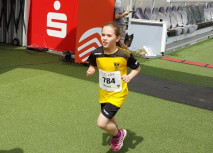 Handballjugend beim actimonda Tivoli-Lauf