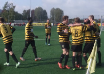 U17 verteidigt Platz 1 mit Derbyerfolg 